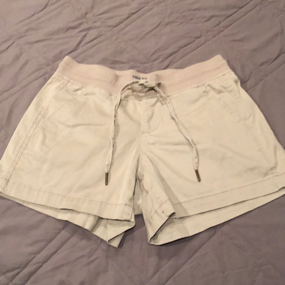 Natural reflections khaki stretch shorts size small